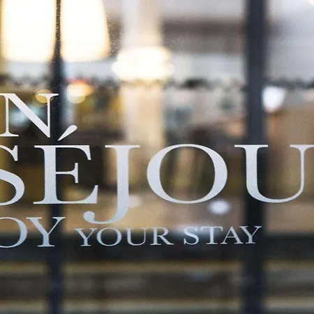 Contact Utah Hotell 3*