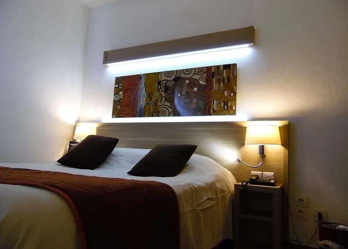 Contact Utah Hotel 3*