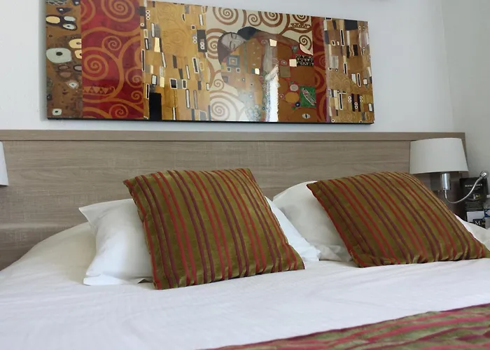 Hotel Contact Utah 3*