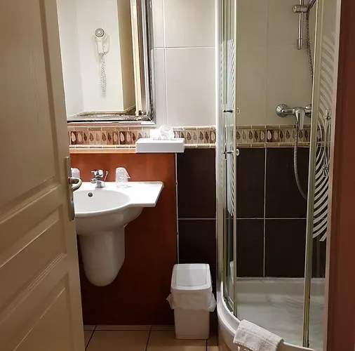 Contact Utah Hotel 3*